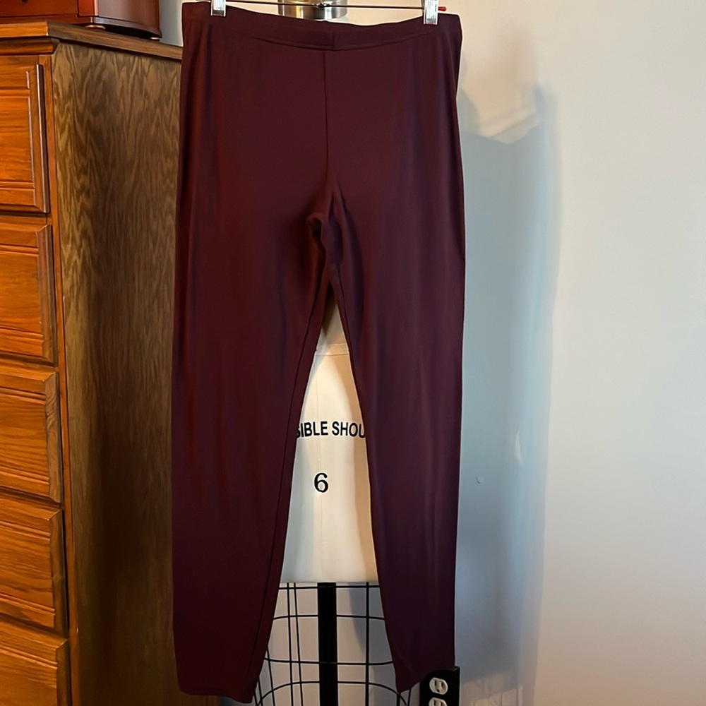 Burgundy full-length leggings